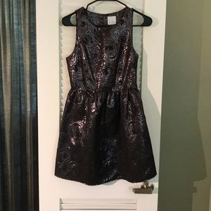 Cocktail dress in Black with a silver shimmer.